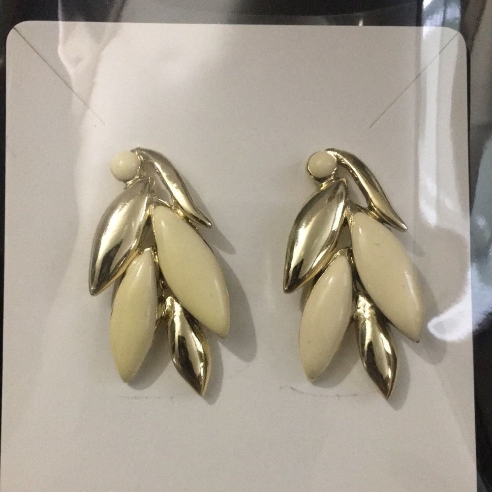 Vintage Enamel Post Earrings ￼| Silver Tone